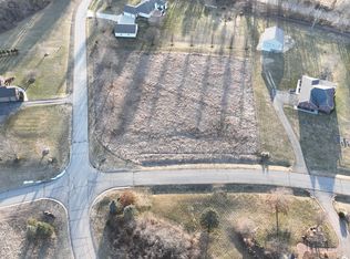 4104 Carriage Hill Dr, Metamora, MI 48455