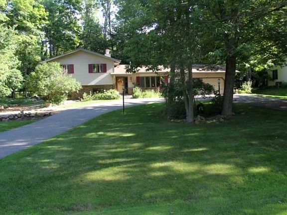 3rd image of 2106 Jonquil Ln