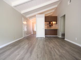 2261 W Middlefield Rd, Mountain View, CA 94043