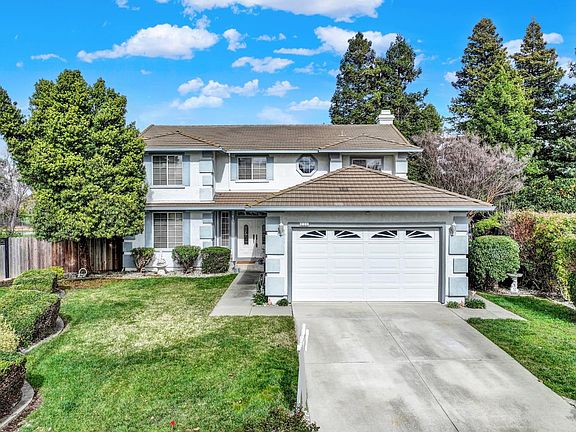 3rd image of 325 Fieldstone Court