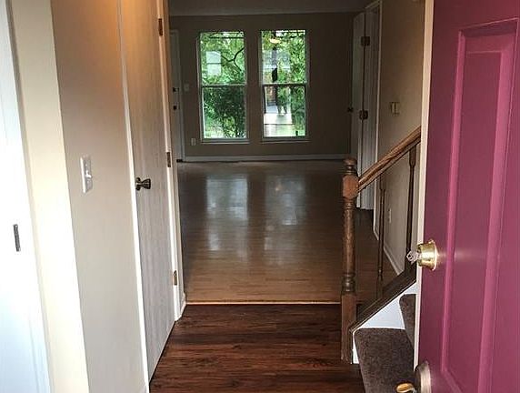 3rd image of 42 Robinwood Ct