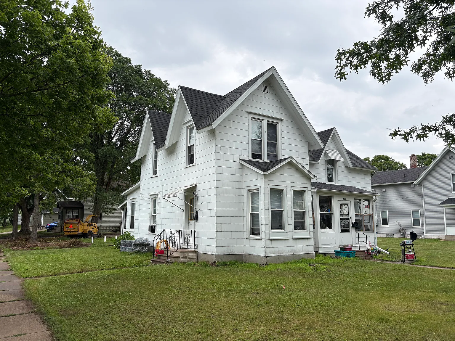 3 bed, $1,140 — Photo 1