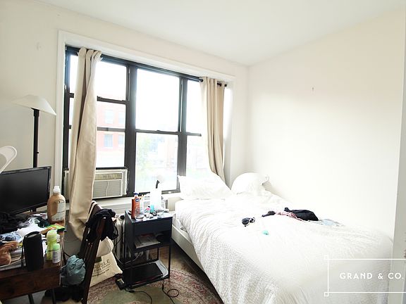 5th image of 14 Maujer St APT 16
