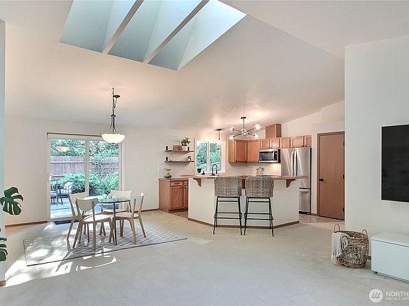 5th image of 5140 Klahanie Drive NW