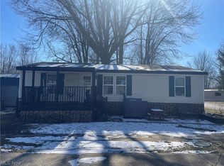 25 Cypress Blvd, Madison, OH 44057