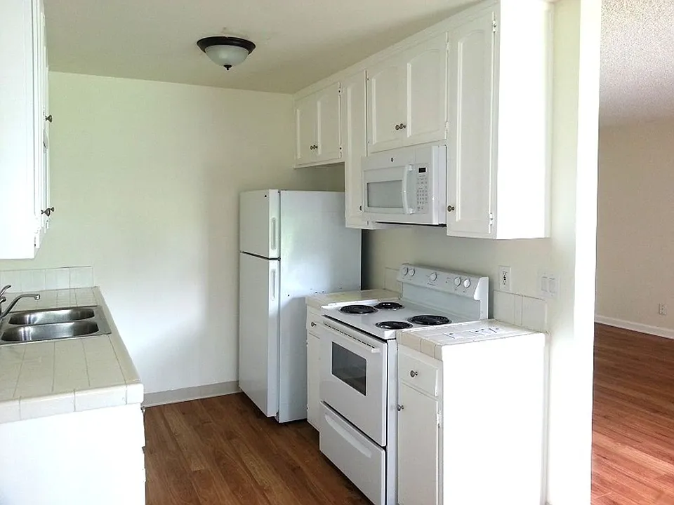 210 Quintard St