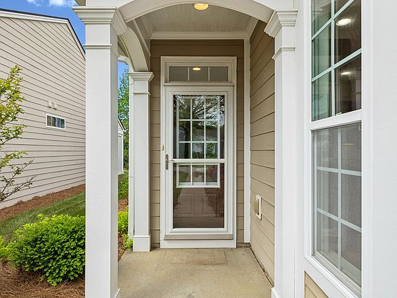 5th image of 186 Old Towne Dr
