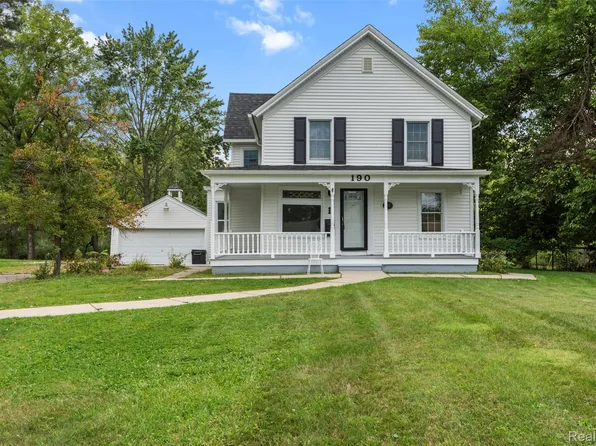 190 Riverside Dr, Mount Clemens, MI 48043