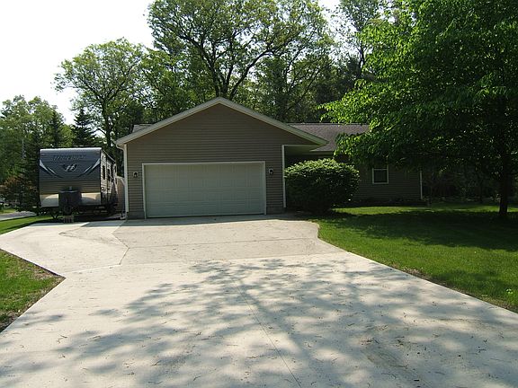 2nd image of 6458 Spruce St