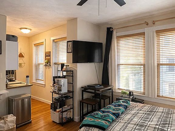 5th image of 108 Myrtle St APT 4