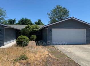 1419 SW Kokanee Ln, Grants Pass, OR 97527