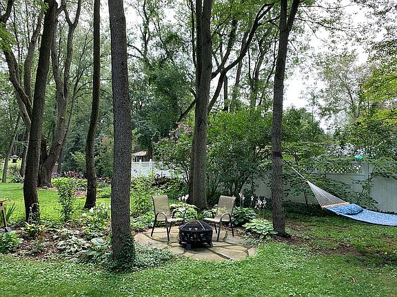 4th image of 9202 Kellie Ln