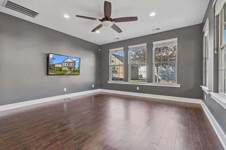 4004 Willow Green Pl — Photo 31