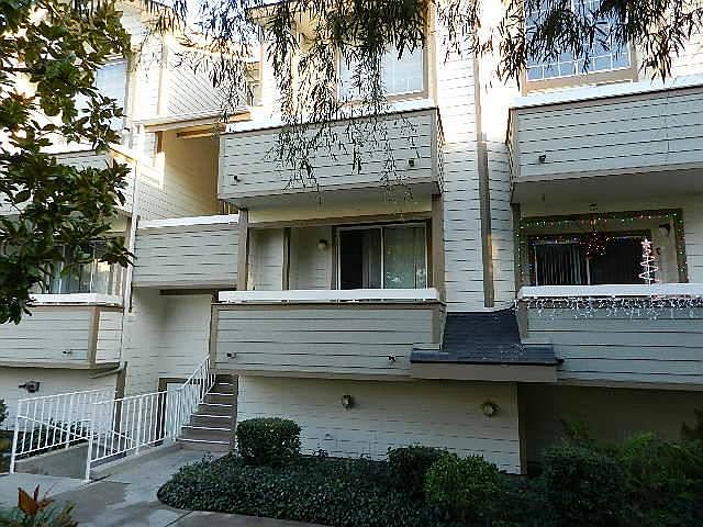 1st image of 11150 Glenoaks Blvd Unit 6
