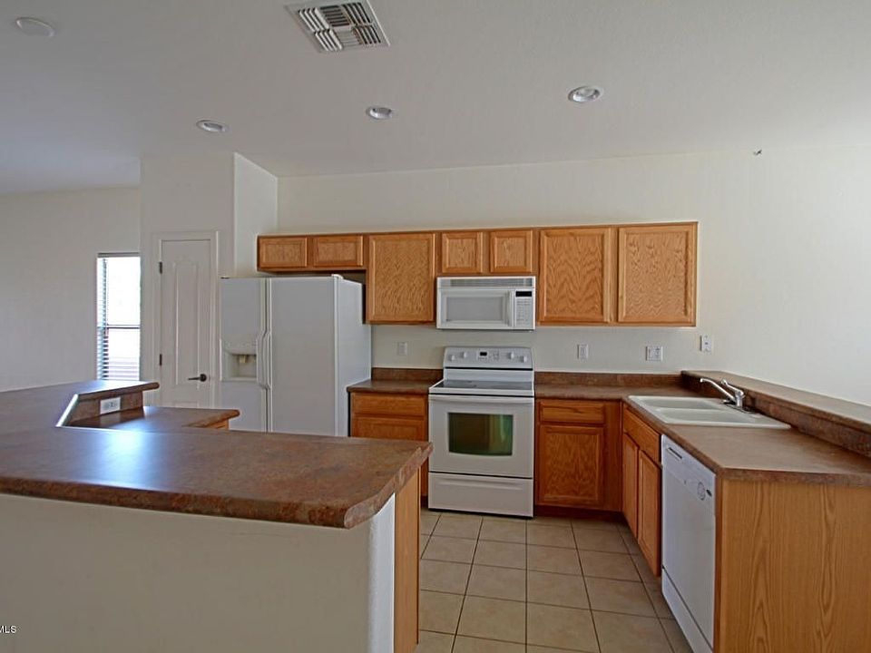 2nd image of 44138 W Granite Dr