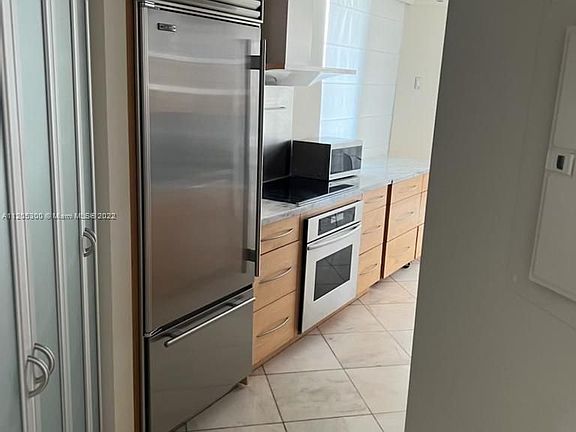 3rd image of 1000 Island Blvd #1510