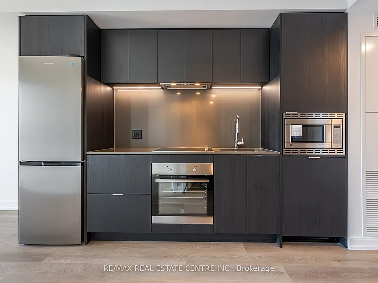1 Jarvis St #725 — Photo 10