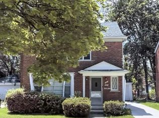 2017 Vernier Rd, Grosse Pointe Woods, MI 48236