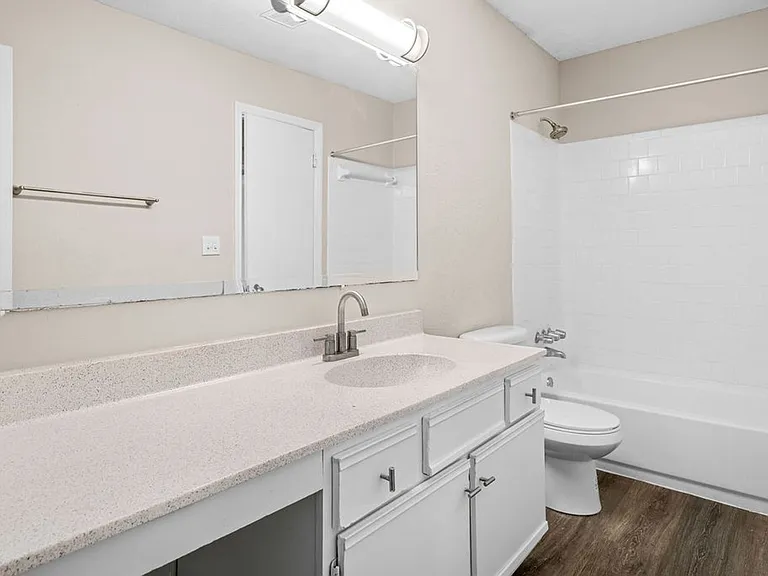 Castle Creek Apartments: Welcome Home to Comfort and Premier Living in Decatur, GA — Photo 47