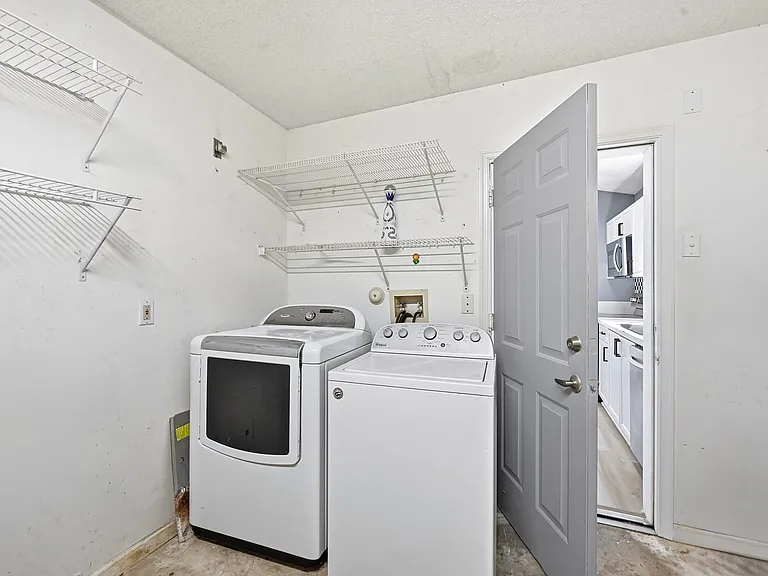 1852 Capeside Cir — Photo 28
