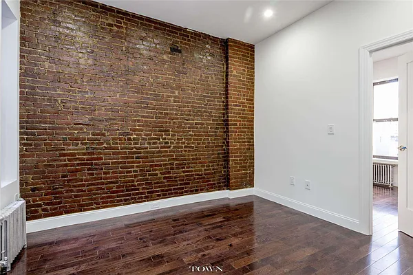 Rented by Town Residential | media 38