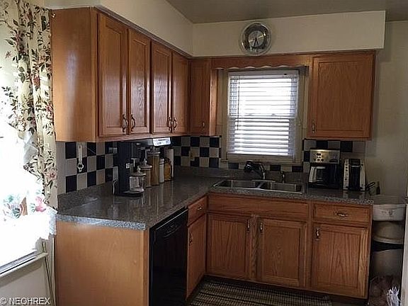 3rd image of 1479 Winton Ave