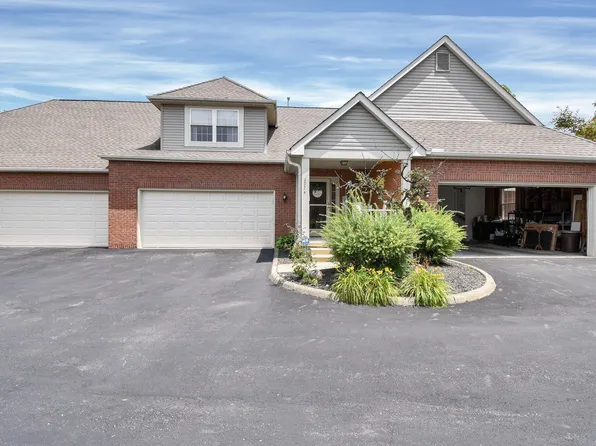 6974 Greensview Village Dr, Canal Winchester, OH 43110