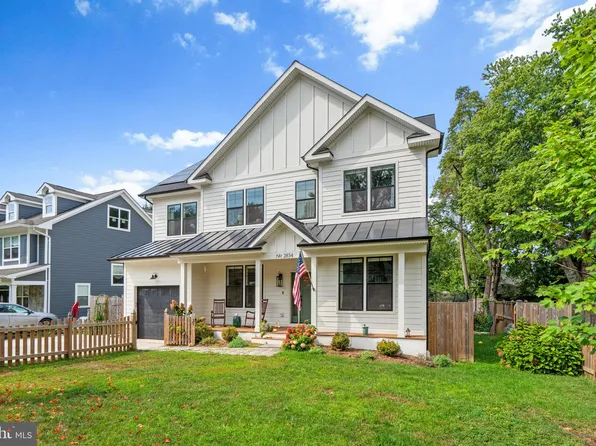 2854 Fairmont St, Falls Church, VA 22042