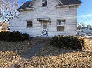 391 6th St, Dawson, MN 56232