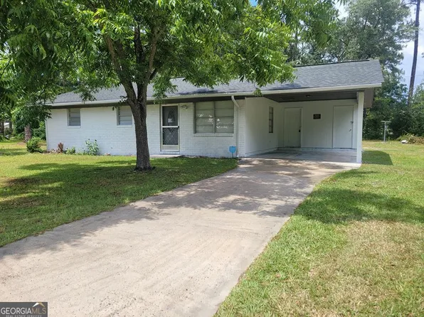 348 Patterson St, Baxley, GA 31513