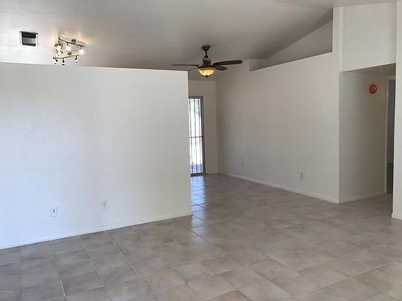 5th image of 2612 W Barbary Dr