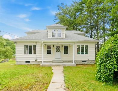 125 Arcadia Rd, Hope Valley, RI, 02832