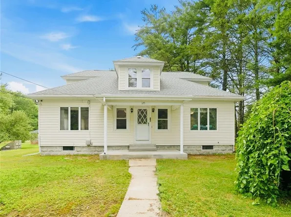 125 Arcadia Rd, Hope Valley, RI 02832