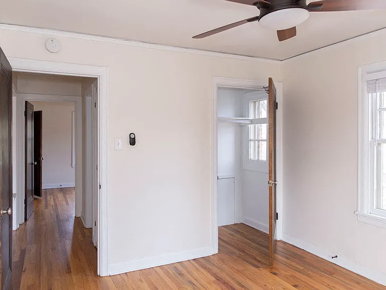 Eaton Apartments — Photo 20