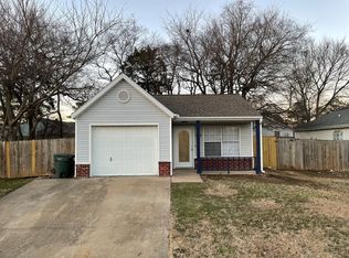 3166 W Oakfield St, Fayetteville, AR 72704