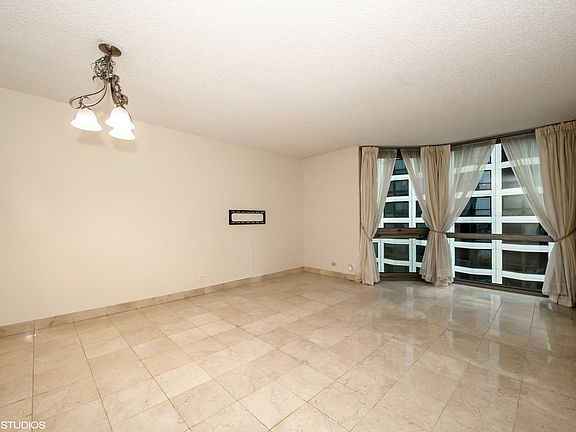 4th image of 195 N Harbor Dr APT 907
