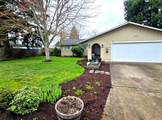 1037 Barstow Ave, Eugene, OR 97404