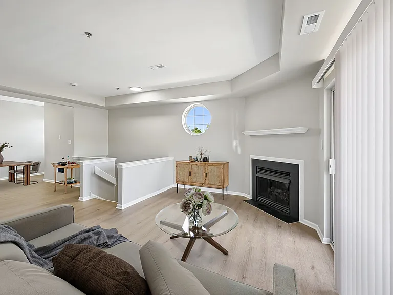 Fox Ridge and Lakeview Park Apartments — Photo 9