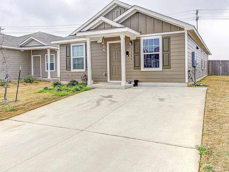 1145 Catfish Ln — Photo 2