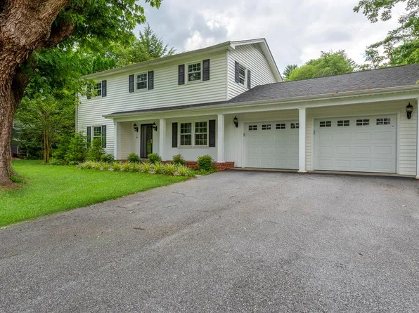 144 Mountain View Dr, Abingdon, VA 24211