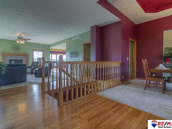 5th image of 129 Longwood Dr