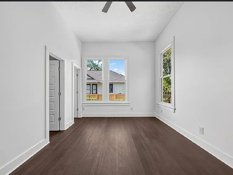 2807 Beacon Ave — Photo 33