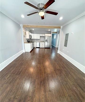 3rd image of 3327 Baudin St