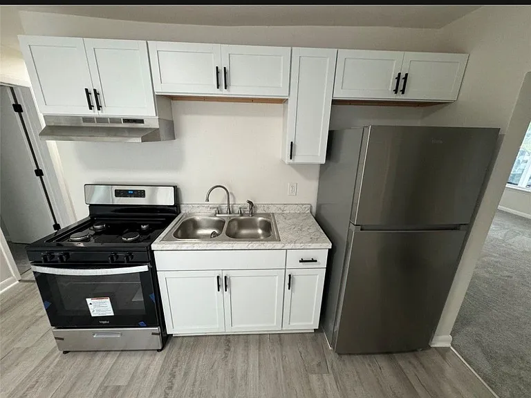 702 Broad St #1 — Photo 6