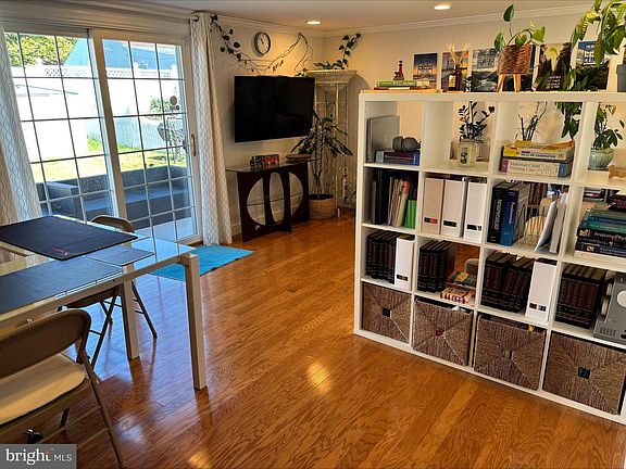 4th image of 9748 Susan Rd