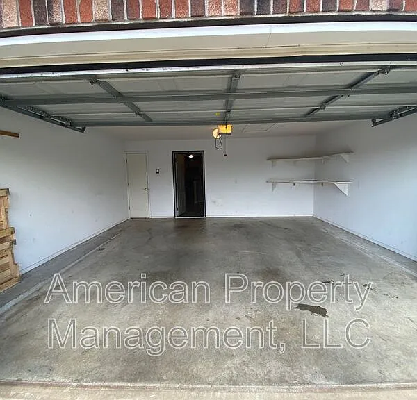 4714 NE Wisconsin St — Photo 11