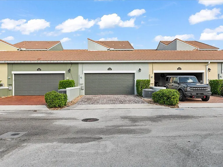 4938 Sprint Cir — Photo 19