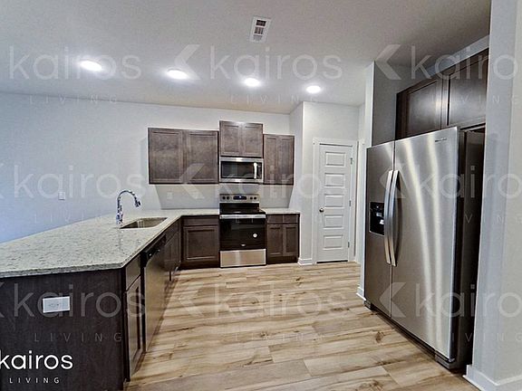 5th image of 6425 Upchurch Dr