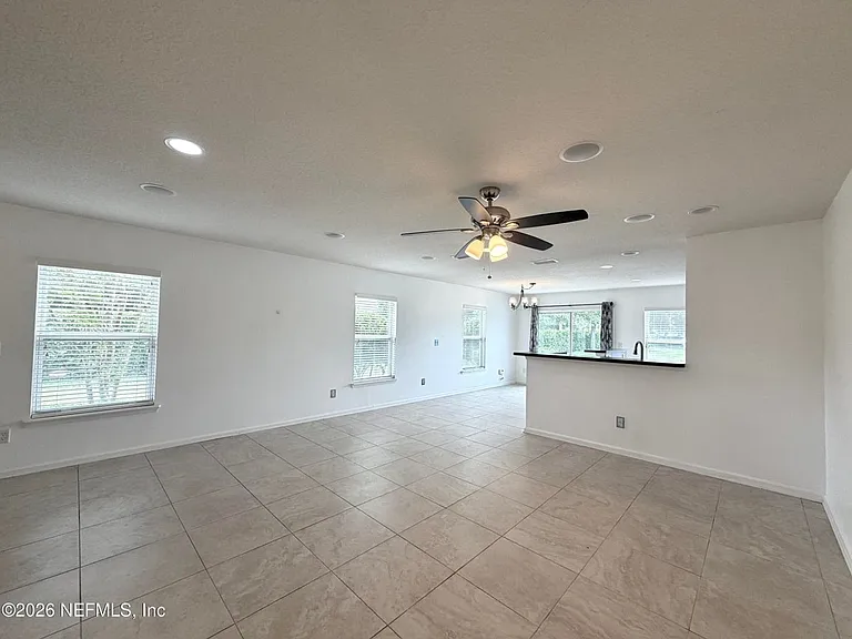 104 Crete Ct — Photo 9