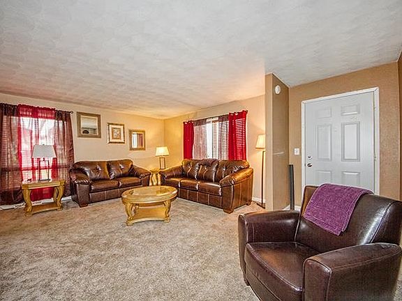 LIVING ROOM 2